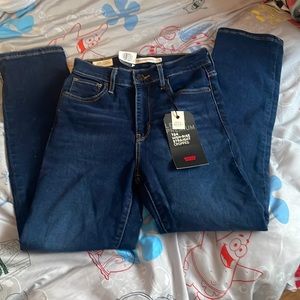 NWT Levi’s 724 High Rise Straight Jeans 26